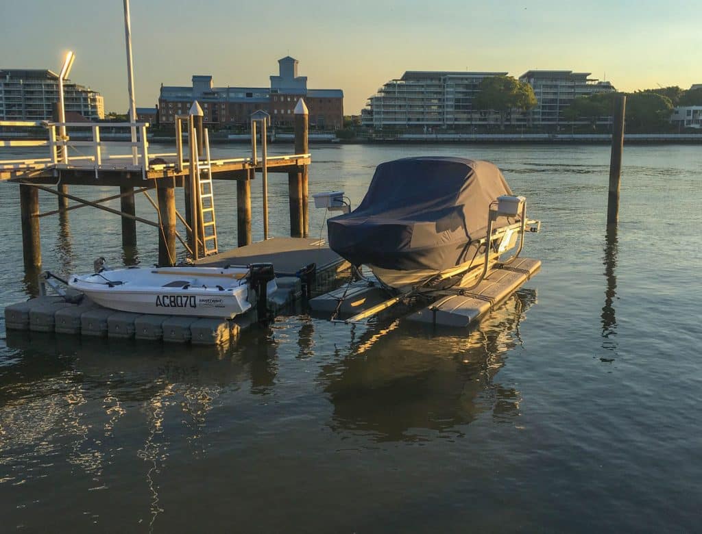 Floatlift portable boat lift and small FloatBricks dock 1