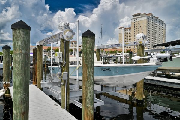DOCKPRO - Four Post Boatlift - Golden Boat Lifts 2