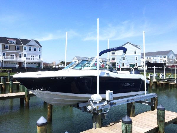 nodirect Four-Post-Golden-Boat-Lifts-Dockpro-Australia